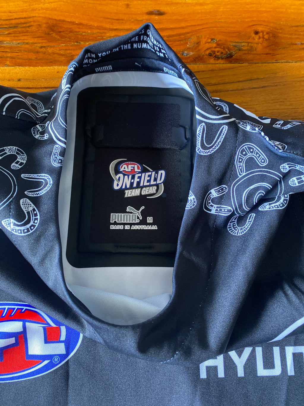 Limited Edition Authentic Signed Player Issued Guernsey Round 11 Sydney v Carlton SCG / Sunday 30 May 2021 Round 12 Carlton v West Coast SCG / Sunday 6 June 2021 Indigenous Player Issue Guernsey, 2021 Lochie O’Brian #4  1 of 1